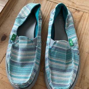 Sanuk boat shoes